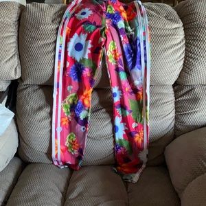Really cute adidas pants
